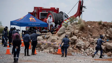 เหตุคนงานติดเหมืองเก่าแอฟริกาใต้ ช่วยได้แล้ว 92 คน พบอีก 60 ศพ