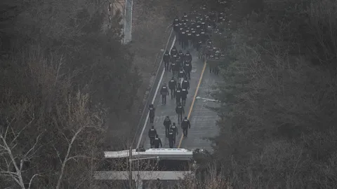 ทีมสอบสวนคอร์รัปชันเกาหลีใต้ พยายามรอบ 2 บุกจับประธานาธิบดียุน ซอกยอล 