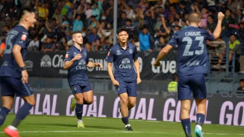 ไม่รู้ไปโกรธใครมา "บุรีรัมย์" ไล่ถล่ม "เชียงราย" หมดสภาพ นำโด่งจ่าฝูงไทยลีก 1