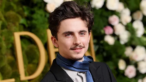 พระเอกก็ไม่เว้น