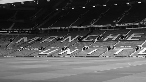 ข่าวเศร้าวงการลูกหนัง "ตำนานกองหน้าแมนยูฯ" เสียชีวิตแล้ว