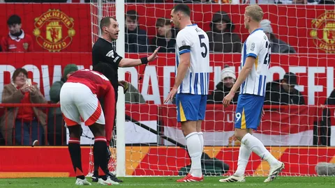 "ลูอิส ดังค์" เผยปัจจัย "ไบรจ์ตันฯ" บุกต้อน "แมนยูฯ" เจาะจงช่วงเวลาตอนพักครึ่ง