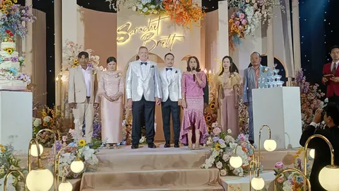 ชื่นมื่น หนุ่มออสเตรเลียหอบสินสอดกว่า 25 ล้านแต่งหนุ่มชัยภูมิ รับกฎหมายสมรสเท่าเทียม (คลิป)