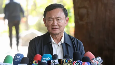 “ทักษิณ” ถาม “บิ๊กป้อม” การเมืองยุ่งเพราะใคร พร้อมรับผล “อัลไพน์” ทุกสถานการณ์