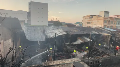 เพลิงไหม้บ้านเช่าเก่าแก่ กลางเมืองภูเก็ตวอด 6 หลัง เร่งพิสูจน์หาสาเหตุ
