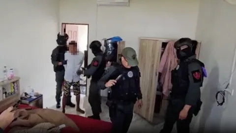 จนมุมที่แม่สาย จับผัวเมีย ยิงเกษตรกรตัวอย่างที่พัทลุง ปฏิเสธอ้างมาเที่ยว