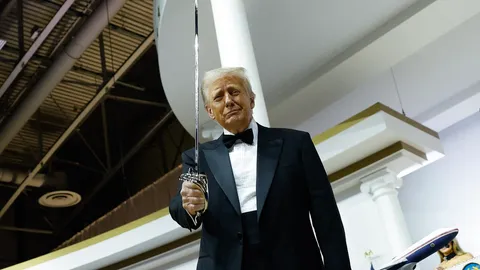 รบ.ทรัมป์สั่ง จนท.รัฐแผนก DEI หยุดงานทุกคน รอวันเลิกจ้าง