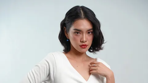 ฉีกภาพไอดอล "เฌอปราง" จำตัวเองไม่ได้ ในหนังเรื่อง “พนอ”