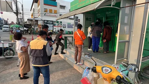 ผู้สูงอายุแห่ถอนเงินหมื่นเฟส 2 ขอบคุณ “นายกฯ อิ๊งค์” รัฐบาลเพื่อไทย พูดจริงทำจริง