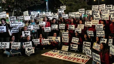 อิสราเอลอ้าง ตัวประกัน 8 คนที่จะถูกปล่อยตัวในเฟส 1 เสียชีวิตแล้ว