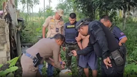 รวบ 2 ขาใหญ่นักค้ายา หลักฐานมัด โยนของกลางห่อใหญ่ทิ้ง ดันลงบนหัวตำรวจ