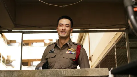 บอย ปกรณ์ พลิกบทบาทอีกครั้งในหนังเรื่องแรก แฟลตเกิร์ล ชั้นห่างระหว่าง เ ร า