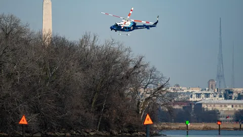 สหรัฐฯ จำกัดการบินเฮลิคอปเตอร์หลังเหตุชนเครื่องบิน พบศพแล้ว 41 ราย