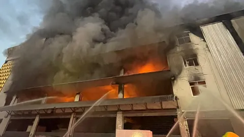 ไฟไหม้บริษัทแครี่บอย เสียหาย 150 ล้าน