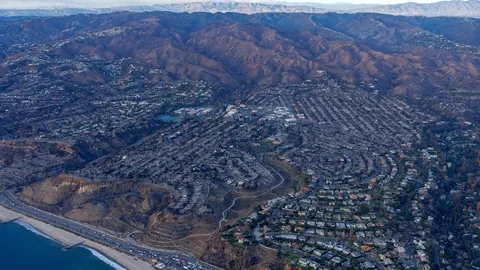 สหรัฐฯ คุมไฟป่าลอสแอนเจลิสได้ทั้งหมดแล้ว หลังลุกไหม้มา 3 สัปดาห์