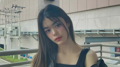 ฉายแววความปัง น้องลียา ลูกสาวสุดรัก ธัญญ่า-เป๊ก เปิดตัวเป็น TRAINEE ค่าย LOVEiS