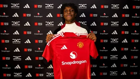 ทางการ "แมนยูฯ" เปิดตัวนักเตะใหม่รายที่ 2 เผยค่าตัว-รายละเอียดสัญญา-เบอร์เสื้อ