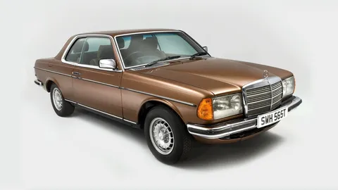  หมุนเวลาหาอดีต! คุณน้าตราดาว MERCEDES-BENZ C123 COUPE