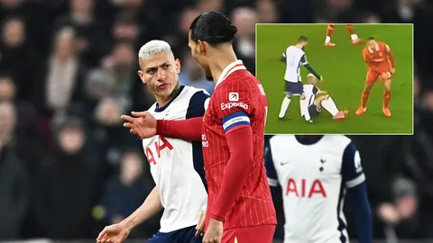 แฟนลิเวอร์พูลชอบใจ "ฟาน ไดค์" ปั่นหัว "ริชาร์ลิสัน" สุดแสบ ก่อนเข้าชิงคาราบาว คัพ (คลิป)