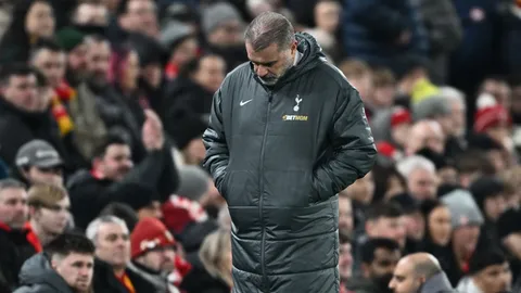 ไปกันใหญ่แล้ว "สเปอร์ส" เจอข่าวร้ายซ้ำ 2 หลังแพ้ "ลิเวอร์พูล" ตกรอบรองฯ คาราบาว คัพ