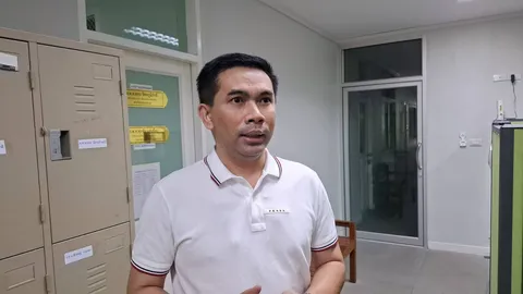 "เอกภพ" พบตำรวจ หลัง รพ. แจ้งเอาผิดปมสาวท้องทิพย์ เผยไม่เชื่อแต่ต้นอยู่แล้ว