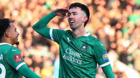 หลังเพิ่งกำราบ "ลิเวอร์พูล" แข้ง "พลีมัธ" ประกาศกร้าวอยากเจอ "แมนยูฯ" ในรอบ 16 ทีม "เอฟเอ คัพ"