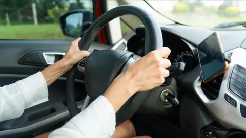 การจับพวงมาลัยที่ถูกต้องควรทำอย่างไร รับรองปลอดภัยช่วยลดอุบัติเหตุ