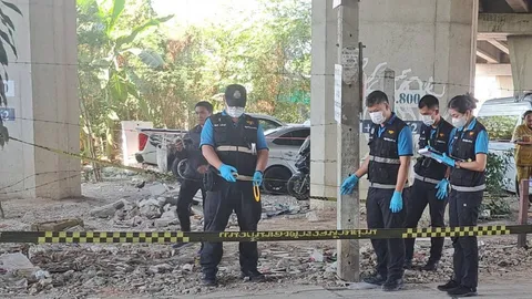 สืบคันนายาว วิสามัญคนร้าย 1 ในแก๊งลักรถ จยย. หลังจ่อปืนจะยิงเปิดทางหนี