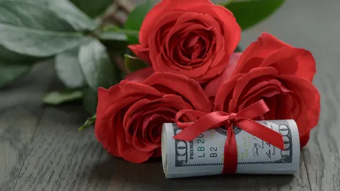 ความในใจคนมีคู่ อยากได้ "ดอกไม้และเงินสด" จากคนรักมากที่สุดในวันวาเลนไทน์