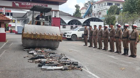 ตำรวจ สภ.เบตง ทำลายท่อไอเสียรถแต่งซิ่ง เสียงดัง สร้างความเดือดร้อนรำคาญ