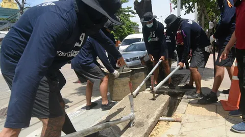 ลอกท่อ-คูคลอง สแกนจุดเสี่ยงน้ำท่วม "ชัชชาติ" จี้ทั้ง 50 เขตห้ามเกียร์ว่าง ฮึ่ม! ปราบทุจริต