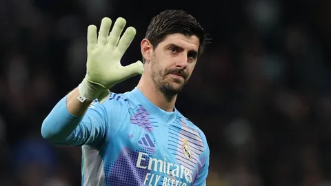 ความลับแตก "กูร์ตัวส์" เผย ชวดย้ายซบ "แมนยูฯ" เพราะคนๆเดียว