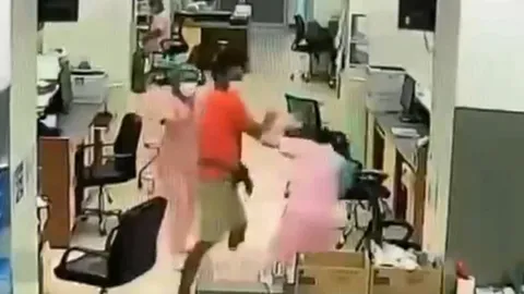 ไม่ยอมความ ตบพยาบาล ผอ.โรงพยาบาลขึงขัง ญาติคนไข้รับฉุนตวาดเมีย (คลิป)