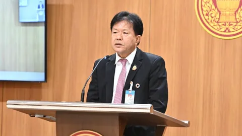 เลขาสภาฯ ชงถอนวาระหมายจับ “ปูอัด” หลังมอบตัว ยังเป็น สส. รออัยการสั่งฟ้องหรือไม่