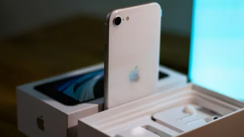 iPhone SE 4 อาจถูกรีแบรนด์เป็น iPhone 16E