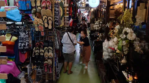 เคลียร์ชัดปัญหา "ตลาดนัดจตุจักร" สงต.จ่อฟ้องเพจเสนอข้อมูลเท็จ พร้อมทำความเข้าใจผู้ค้า