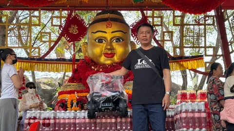 หนุ่มถูกหวย 11 งวดติด แก้บน "กุมารทองเจ้าสัวเฮง" ไม่พลาดส่อง "เลขเด็ดงวดนี้"