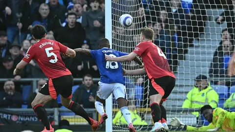 มาแล้ว "พรีเมียร์ลีก" แถลงจังหวะปัญหา เกม แมนยูฯ เสมอ เอฟเวอร์ตัน