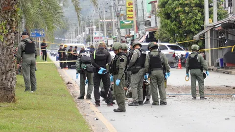 บึมเจ็บ 23-ตาย 1 ระเบิด 15 กิโล ซุกใน “ถังขยะ” หน้ามินิมาร์ท กดคาร์บอมบ์ สนามบินนราธิวาส