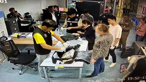 จับแหม่มมะกัน ลอบขนยาไอซ์ 4.3 กก. ซุกกระเป๋าเดินทาง เตรียมบินออกจากไทย