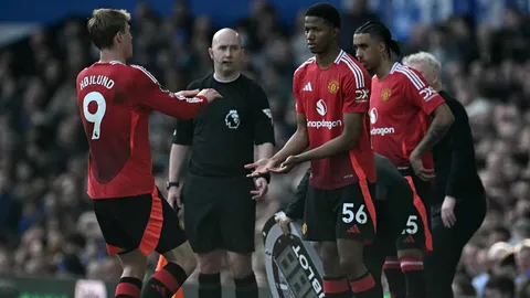 ตัดสินใจแล้ว "แมนยูฯ" เลือก "ดาวยิงคนใหม่" เสริมทัพซัมเมอร์นี้ มาจริงโหดแน่