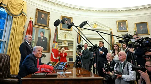 ทรัมป์ควบคุมสื่อ ใครไม่ถูกใจอดทำข่าว