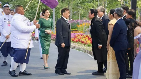 ในหลวง พระราชินี เสด็จฯ ไปทรงเปิด "สวนสมเด็จพระนางเจ้าสิริกิติ์ฯ"