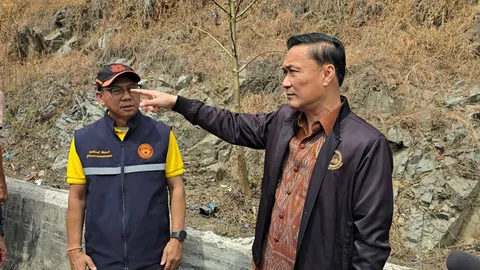 มท.2 ลงพื้นที่จุดเกิดเหตุ รถบัสคว่ำเขาโทน ประชุมสรุปสาเหตุ-เตรียมถอดบทเรียน