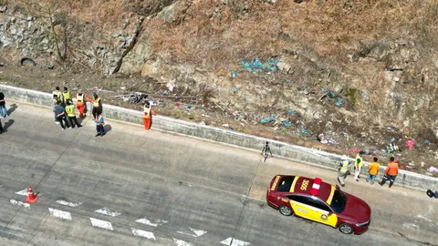 “ในหลวง” โปรดเกล้าฯ รับคนเจ็บเหตุรถทัวร์พลิกคว่ำปราจีนฯ ไว้ในพระบรมราชานุเคราะห์