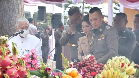 “บิ๊กต่าย” จัดพิธีใหญ่สมโภชสิ่งศักดิ์สิทธิ์ในรั้ว สตช. เสริมสิริมงคล สร้างขวัญกำลังใจ
