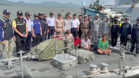 จับเรือประมงพม่า รุกล้ำน่านน้ำไทย คุมตัว 6 ลูกเรือ พบพิรุธเพียบ ต้องสงสัยค้ามนุษย์
