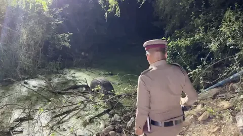 เจ้าของบ้านผงะ เจอ "ศพทารก" ถูกทิ้งในคูน้ำริมรั้วบ้าน