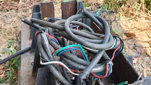 โจรตีเนียน อ้างเป็น "เจ้าหน้าที่การไฟฟ้า" แอบเข้ามาตัดสายไฟภายในปั๊มน้ำมัน