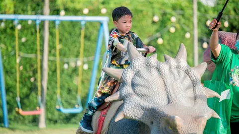 "แม่ผึ้ง" เนรมิตสวนสนุกธีม Minecraft ฉลองวันเกิด "น้องเทพ" ครบ 6 ขวบ